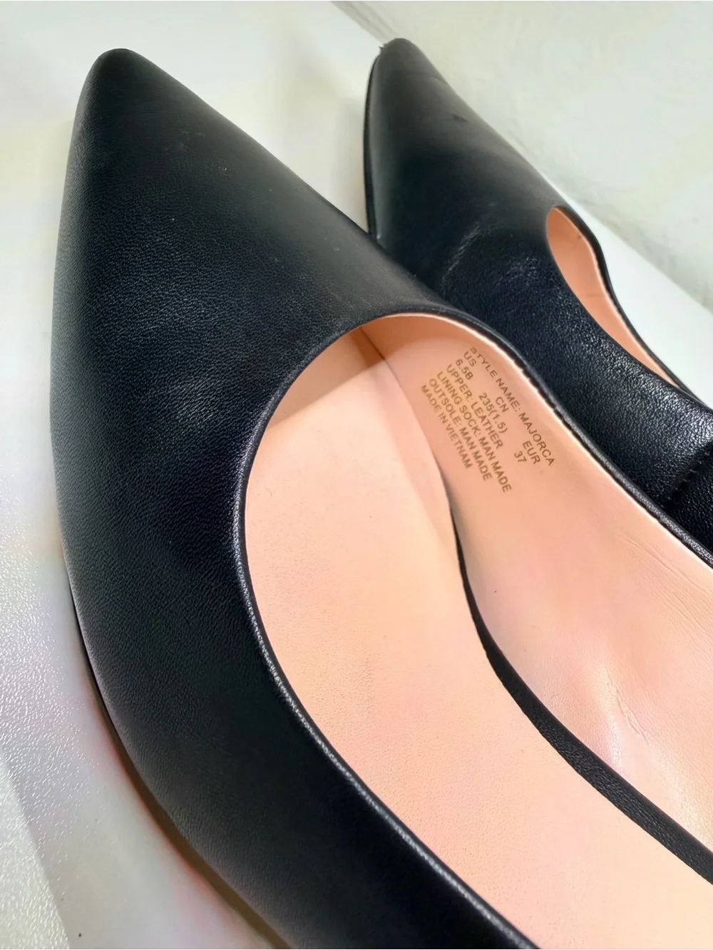 kate spade Black Leather Pointed Toe Pumps